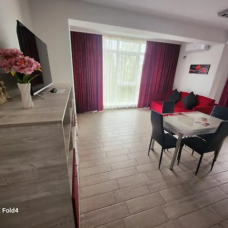 Lägenhet Luxury Alezzi Piscina Incalzita 3*