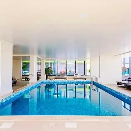 Lägenhet Luxury Alezzi Piscina Incalzita